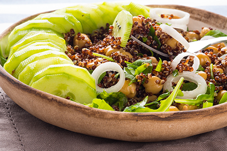 Insalata di quinoa e cetrioli